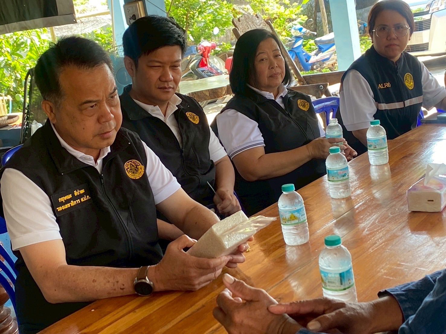 title - ส.ป.ก. ร่วมติดตามรัฐมนตรีช่วยว่าการกระทรวงเกษตรและสหกรณ์ (นางสาวปิยะรัฐชย์ ติยะไพรัช) ลงพื้นที่การตรวจราชการ ณ สหกรณ์แปรรูปกล้วยแปรรูป และตรวจเยี่ยมกลุ่มวิสาหกิจชุมชนข้าวชุมชนบ้านมนต์คีรี จังหวัดสุโขทัย